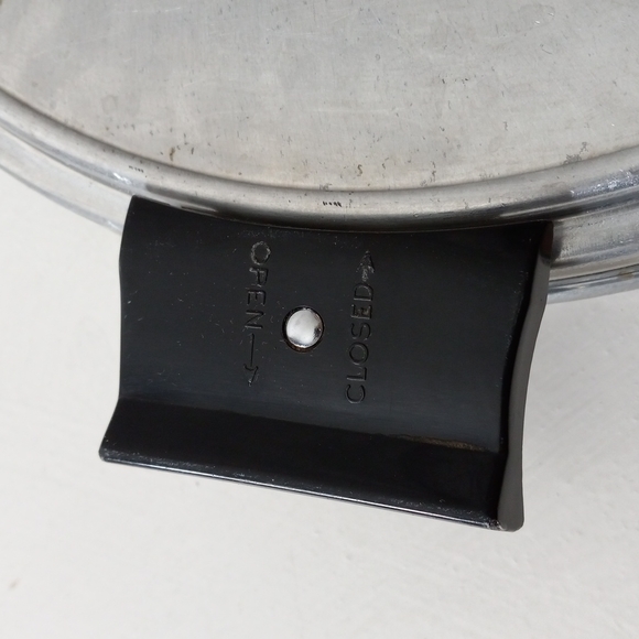 Kromex cake cover aluminum vintage - Picture 7 of 10